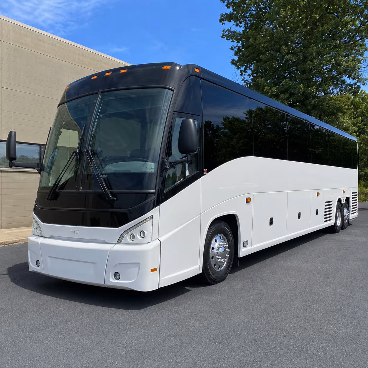 hotel to airport shuttle buses along the glendale and peoria corridor