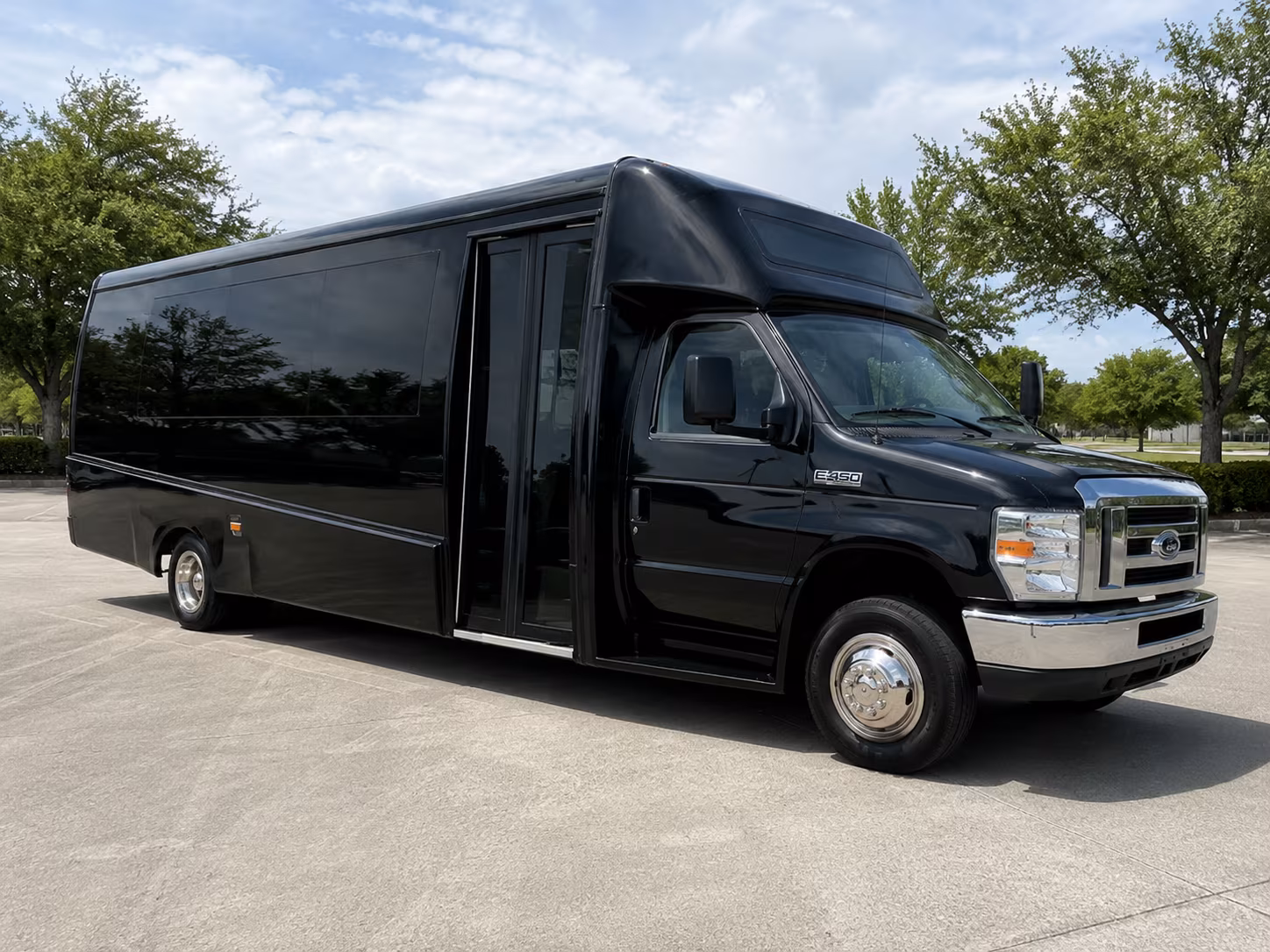 rent a minibus in glendale for a stress free prom night